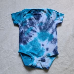 Tie Dye baby oneise